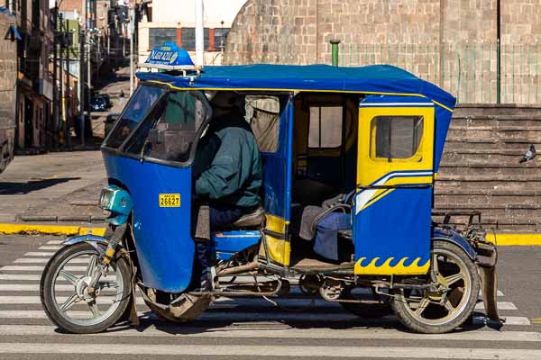 Puno : tricycle-taxi