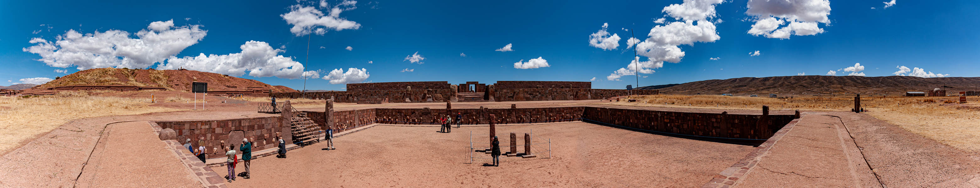 Tiwanaku : temple semi-souterrain