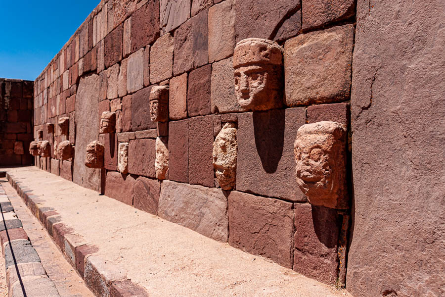 Tiwanaku : temple semi-souterrain