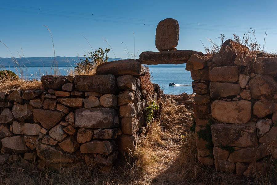 Lac Titicaca : île du Soleil, site inca, palais de Pilkokaina