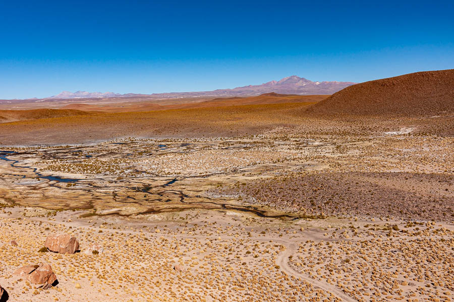 Rivière et volcan