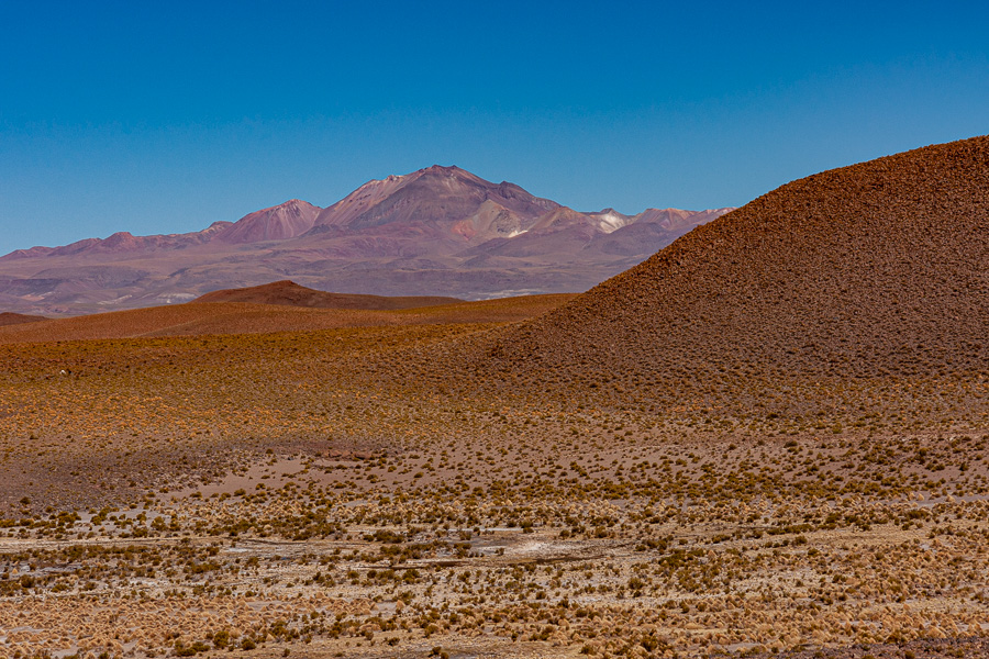 Rivière et volcan