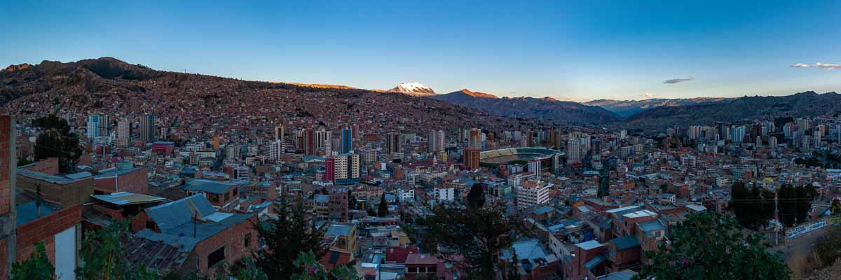 Point de vue de Killi Killi le soir, au loin l'Illimani, 6462 m