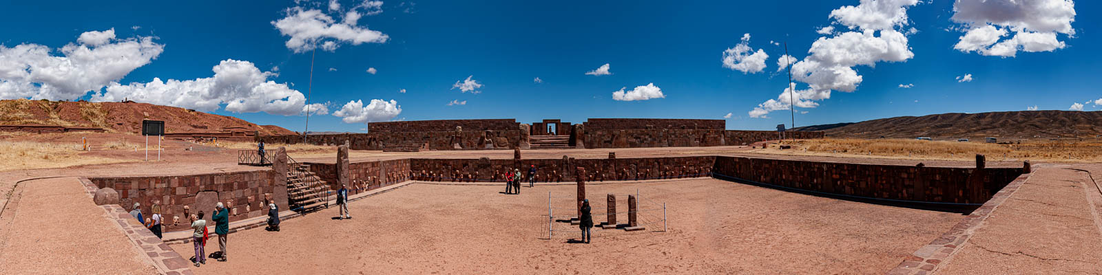 Tiwanaku : temple semi-souterrain