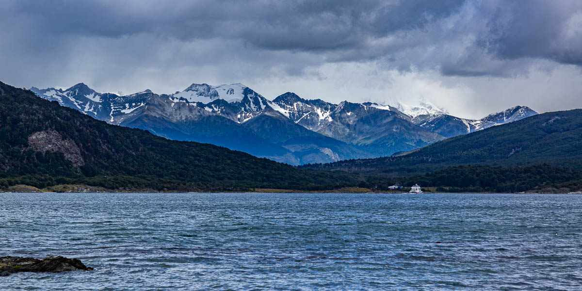 Ushuaia, parc national Tierra del Fuego : baie de Lapataia, cordillère Darwin
