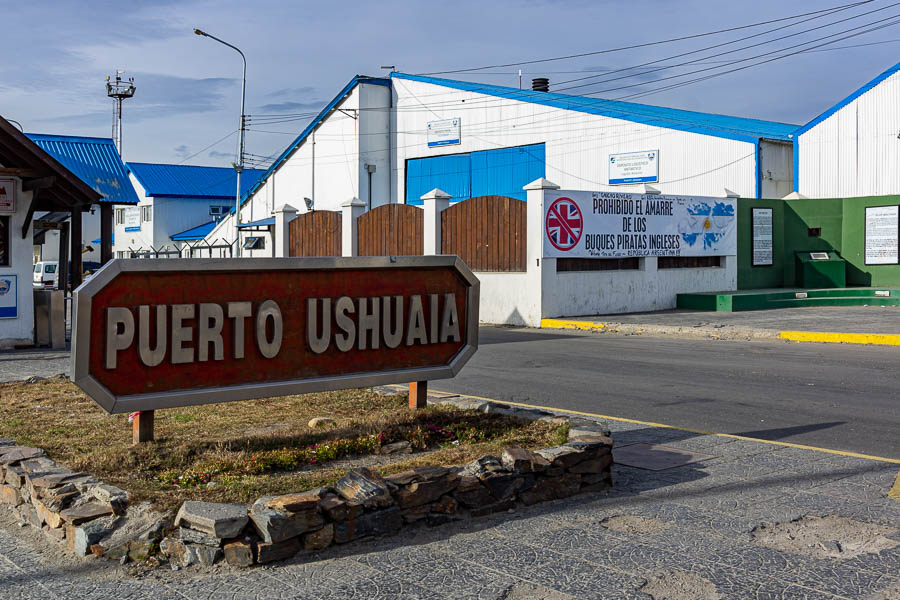 Ushuaia : entrée du port