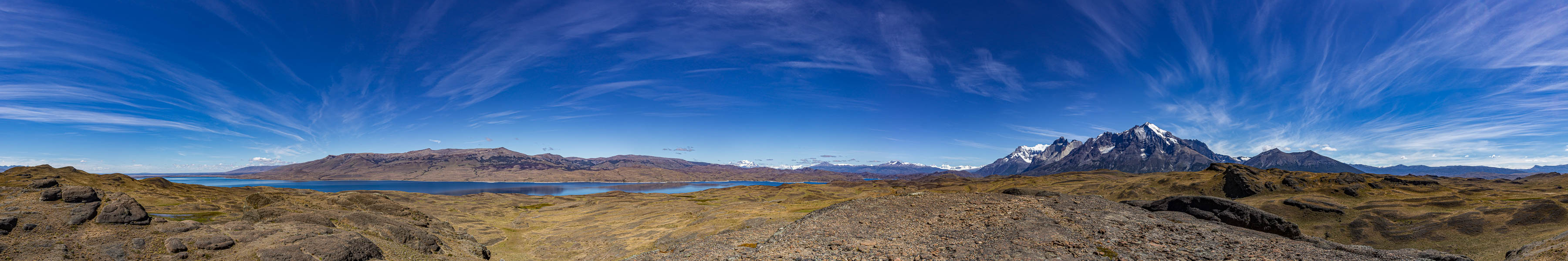 Lac Sarmiento et massif du Paine
