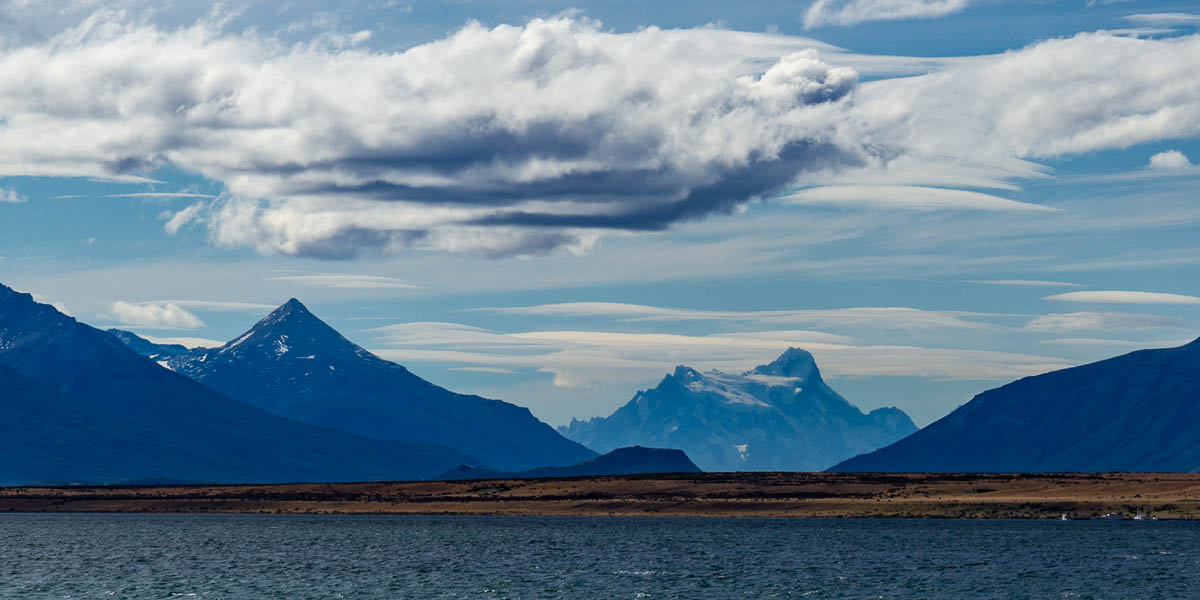 Puerto Natales : fjord Última Esperanza et cerro Balmaceda