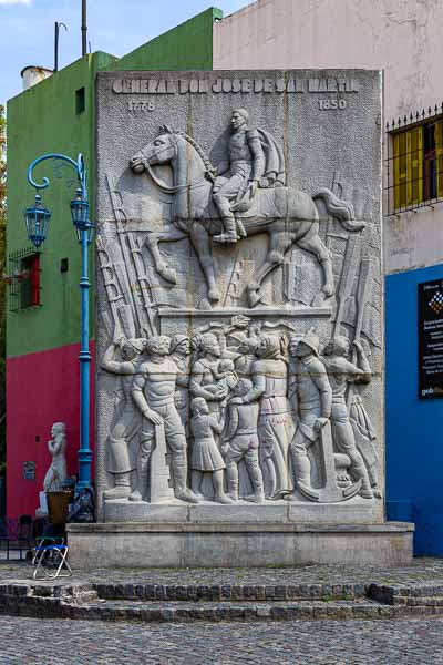 Buenos Aires, La Boca : monument au général San Martin