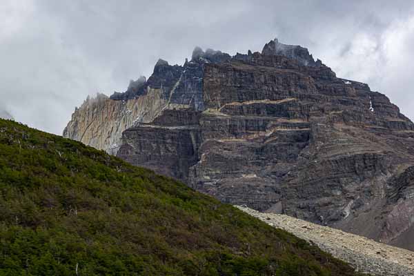 Cerro Nido de Condor, 2243 m