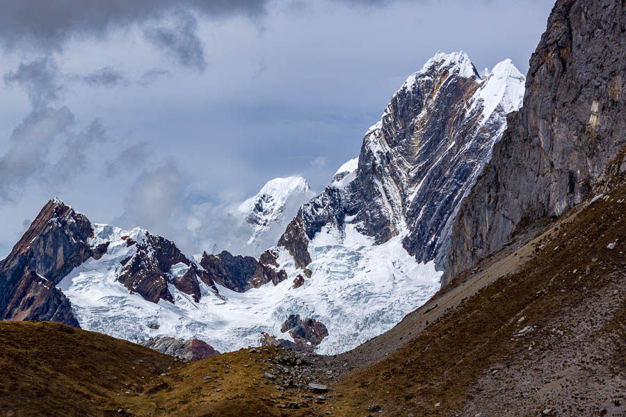 Siula Grande, 6356 m, et Jirishanca, 6094 m
