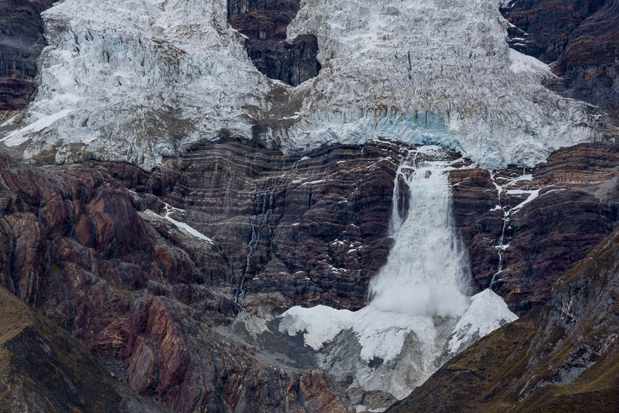 Glacier du Yerupajá, chute de séracs