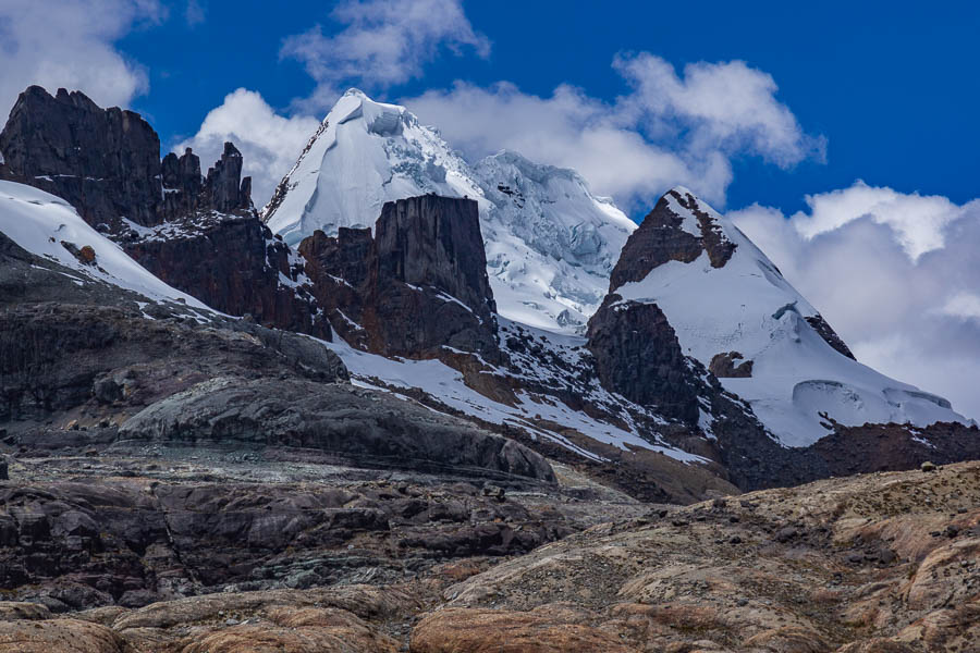 Tour du Pukacalle devant le Cullcushjanca, 5550 m