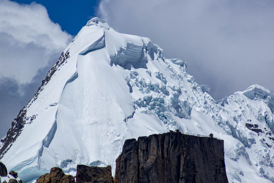 Tour du Pukacalle devant le Cullcushjanca, 5550 m