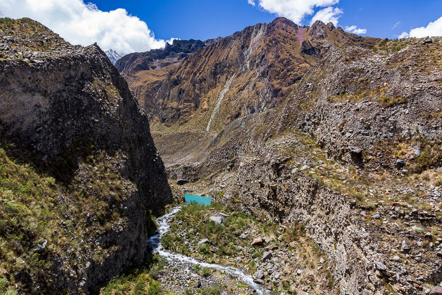 Gorge entre les lagunas Jahuacocha et Solteracocha