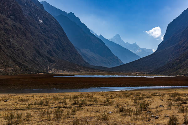 Laguna Ichiccocha et Taulliraju, 5830 m