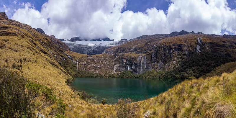 Lac Tintacocha sous le Chacraraju