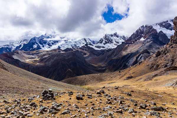 Vue vers le Yerupajá