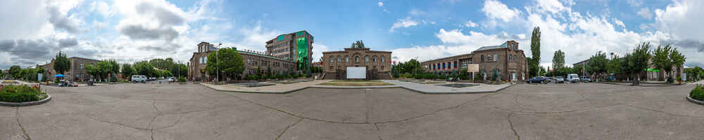 Sisian : place de l'hôtel de ville