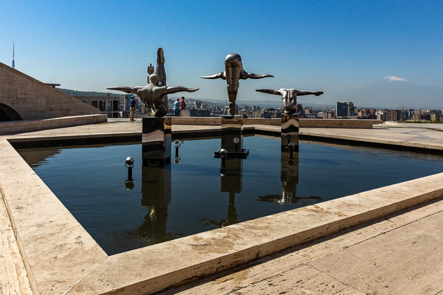 Yerevan, Cascade : « Divers » par David Martin