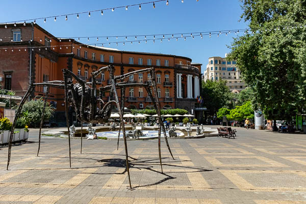 Yerevan : place Aznavour