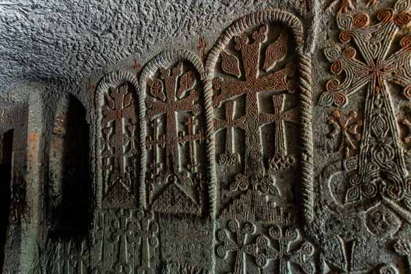 Monastère de Geghard : khatchkars