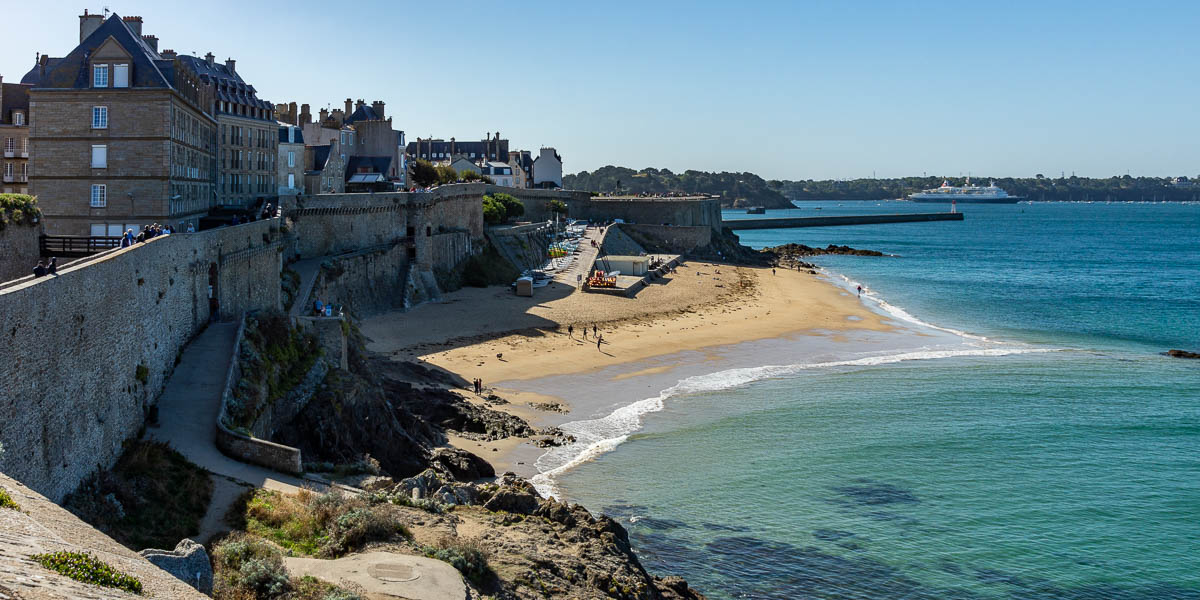 Saint-Malo : remparts, plage