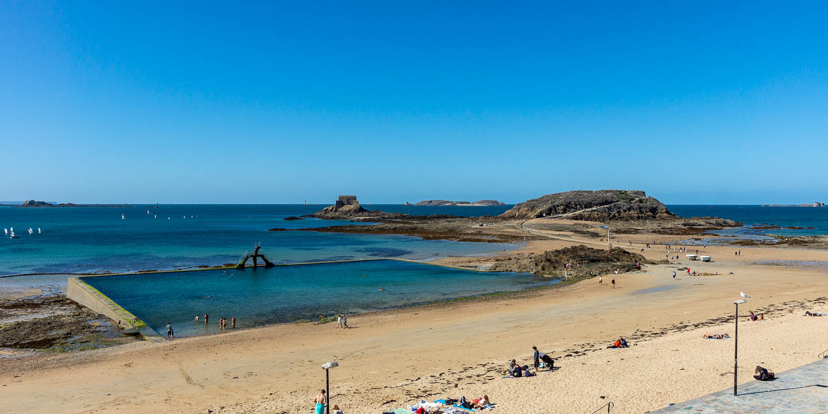 Saint-Malo : piscine d'eau de mer, Petit Bé, Grand Bé