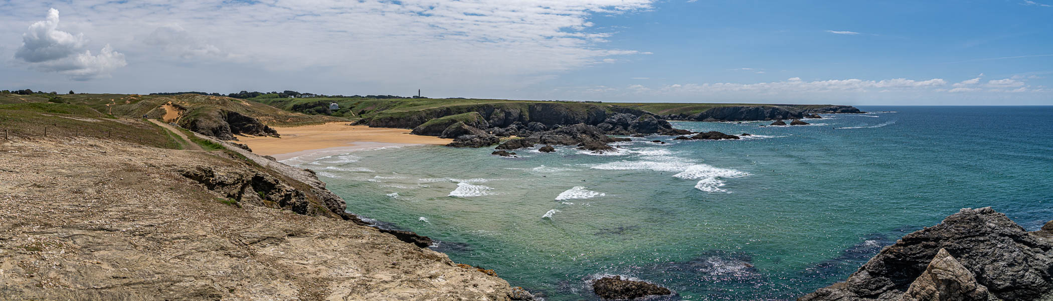 Belle-Île, GR 340 : plage de Donnant, grand phare de Belle-Île, pointe du Grand-Guet