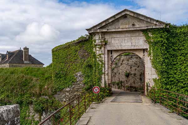 Le Palais : citadelle, porte de Secours