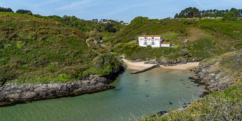 Locmaria : port Maria, fort