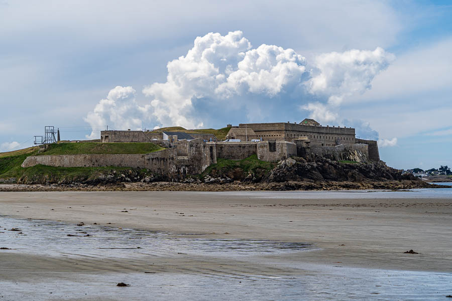 GR 34, Saint-Pierre-Quiberon : plage et fort de Penthièvre
