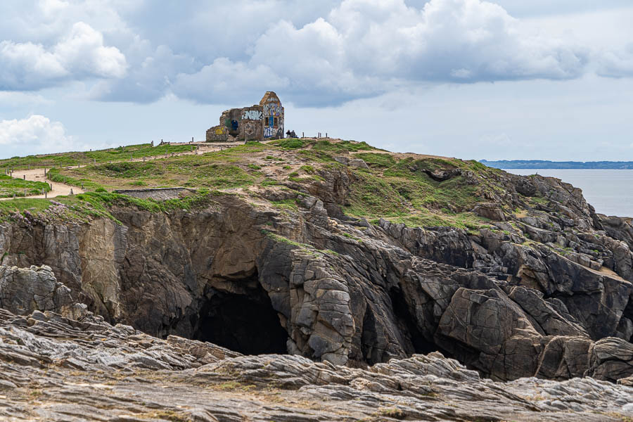 GR 34, Côte Sauvage de Quiberon : ruines de la maison des douaniers de la pointe du Percho