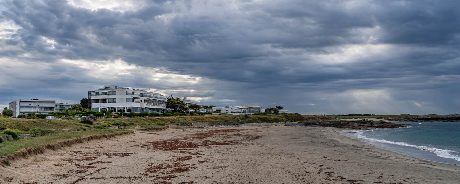 GR 34, Quiberon, plage du Goviro : institut de thalassothérapie