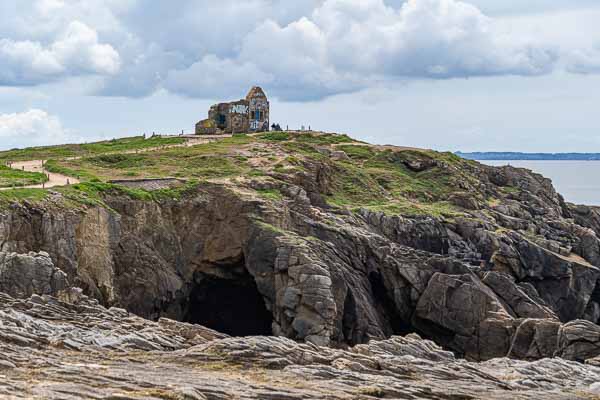 Côte Sauvage de Quiberon : ruines de la maison des douaniers de la pointe du Percho