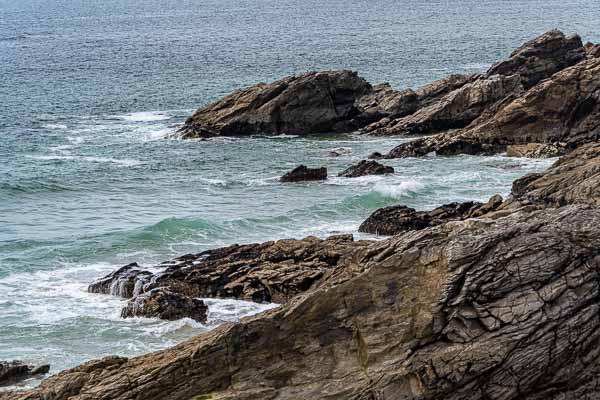 Côte Sauvage de Quiberon : vagues et rochers de port Goulom