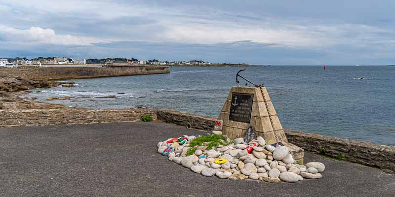 Quiberon, Port-Maria : mémorial aux marins disparus en mer