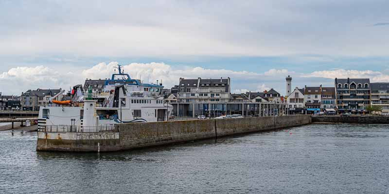 Quiberon, Port-Maria : gare maritime, phare
