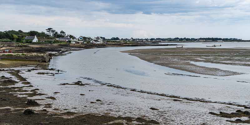 Plouharnel : baie à marée basse, Kercroc, Carnac au loin