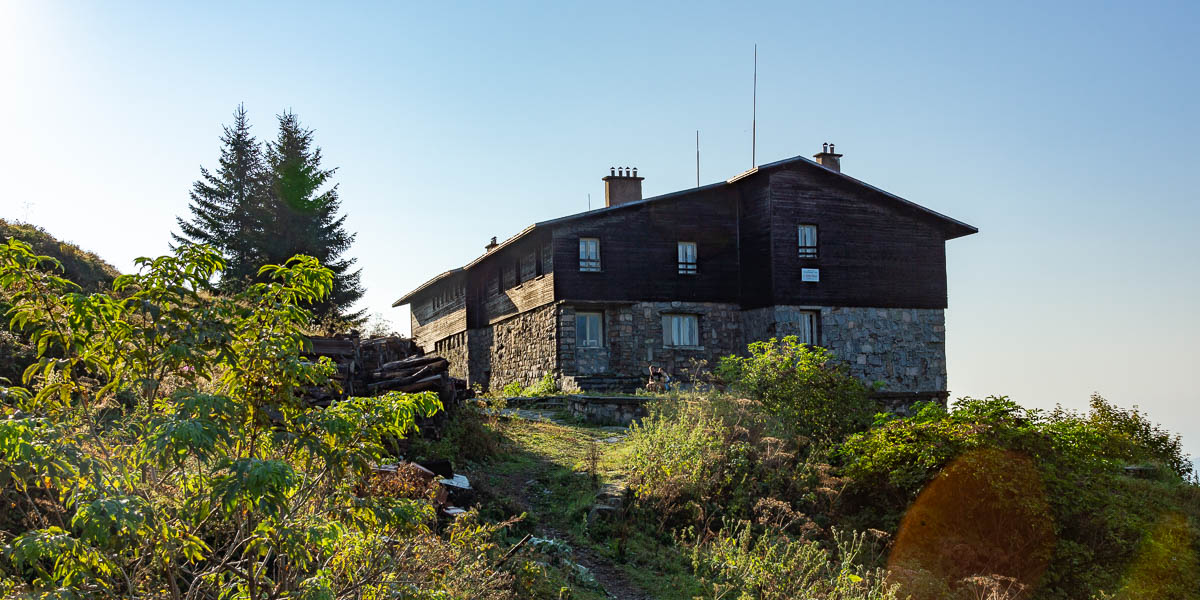 Refuge Kozya Stena, 1570 m