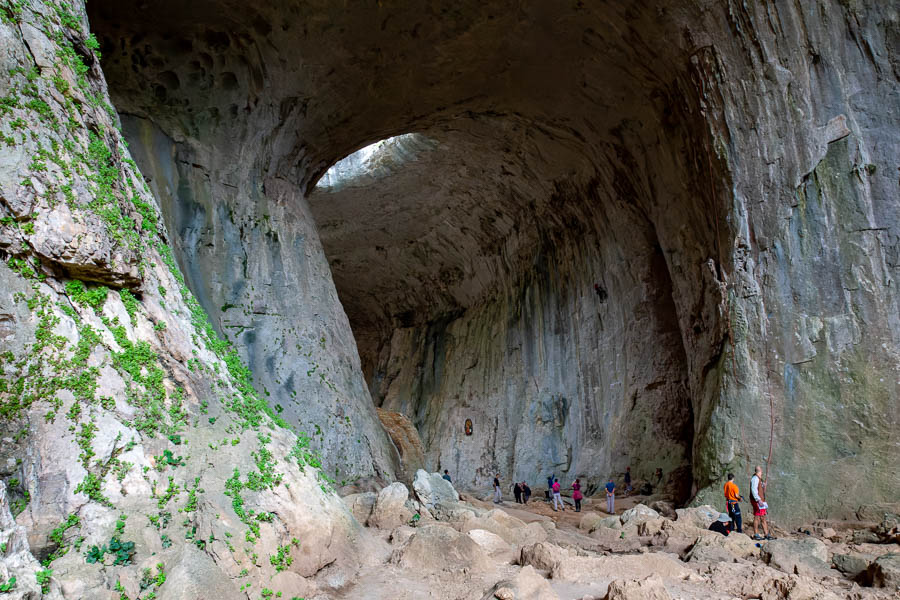 Grotte Prohodna : grande entrée