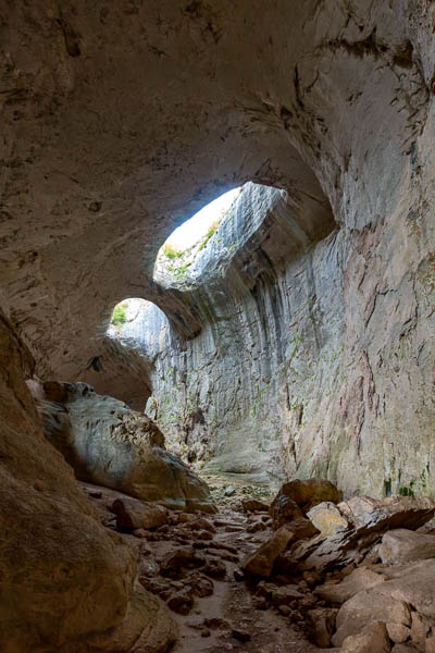 Grotte Prohodna : les Yeux de Dieu