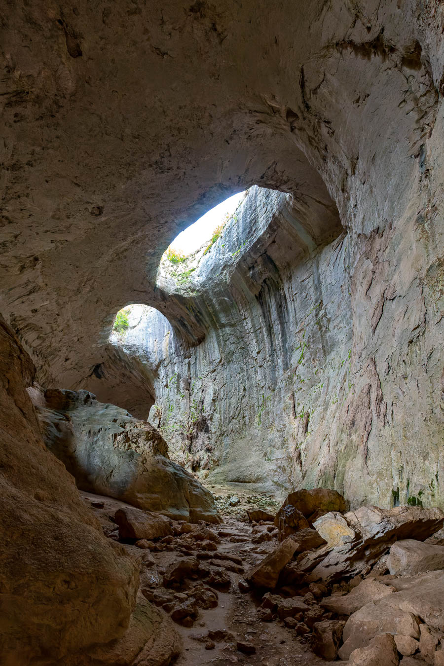 Grotte Prohodna : les Yeux de Dieu