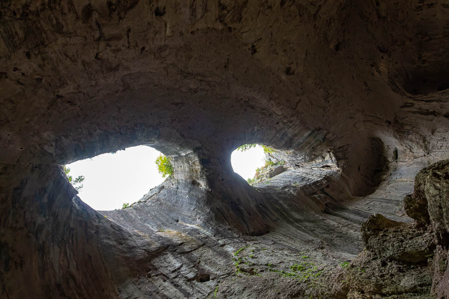 Grotte Prohodna : les Yeux de Dieu