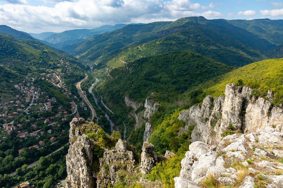 Lakatnik et rivière Iskar depuis le monument