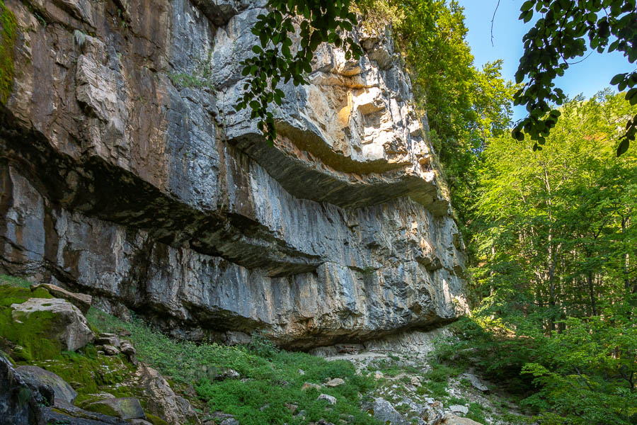 Sentier « Borov Kamak » : cascade à sec, 1045 m