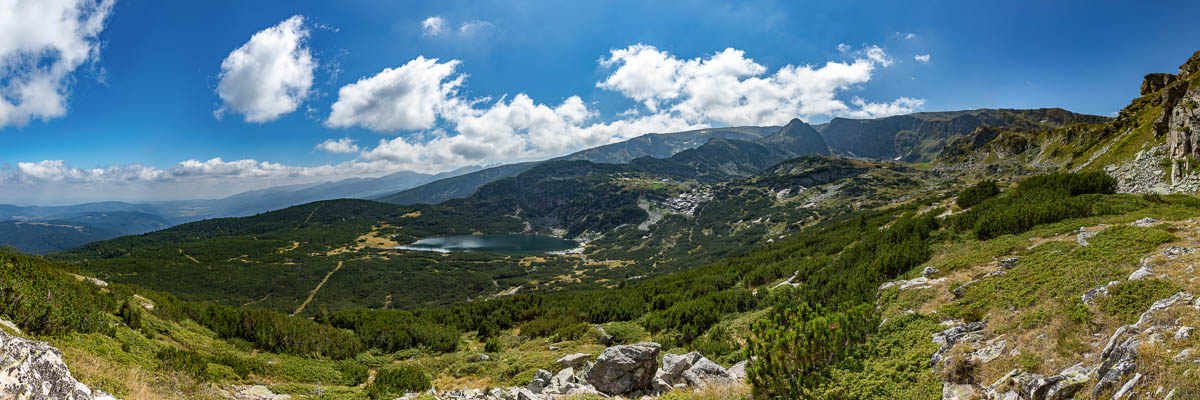 Massif de Rila : lac inférieur et refuge Sedemte