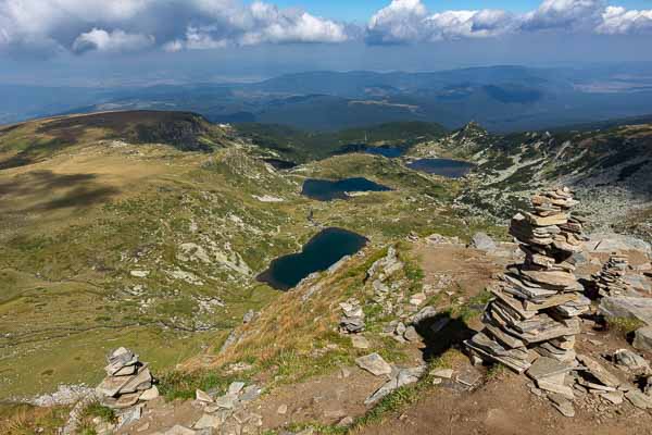 Massif de Rila : vue nord du pic des Lacs, lacs et refuges