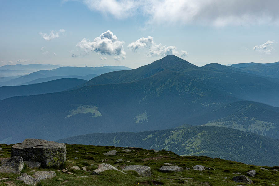 Mont Hoverla depuis le mont Petros