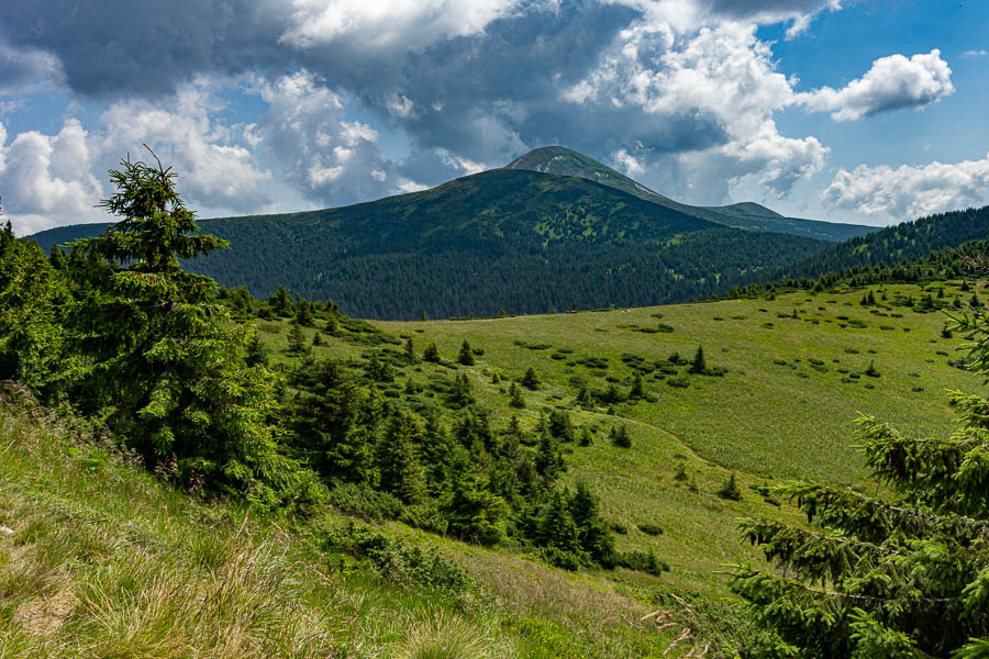 Mont Hoverla, 2061 m